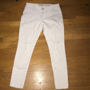 ✂️closet clean out✂️White destructed studded jeans